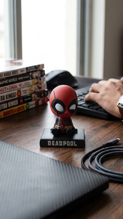 Marvel Universe: Deadpool "Winking Merc" Chibi Bobblehead & Mobile Holder