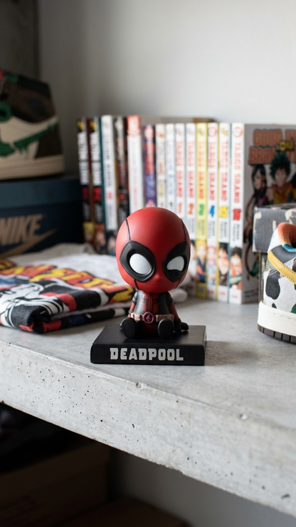 Marvel Universe: Deadpool "Winking Merc" Chibi Bobblehead & Mobile Holder