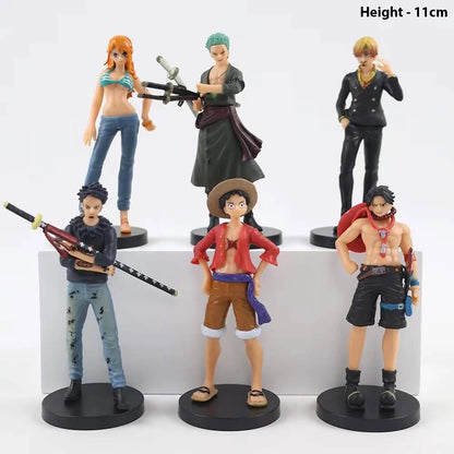 One Piece: Grandline Pirates Miniature Action Figure – Individual 11cm Collectible